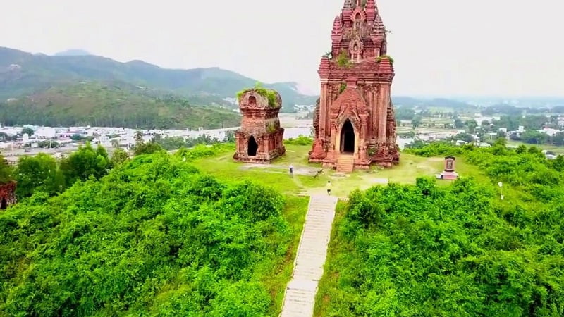 Tháp Bánh Ít với nghệ thuật kiến trúc Champa cổ nhất ở Việt Nam